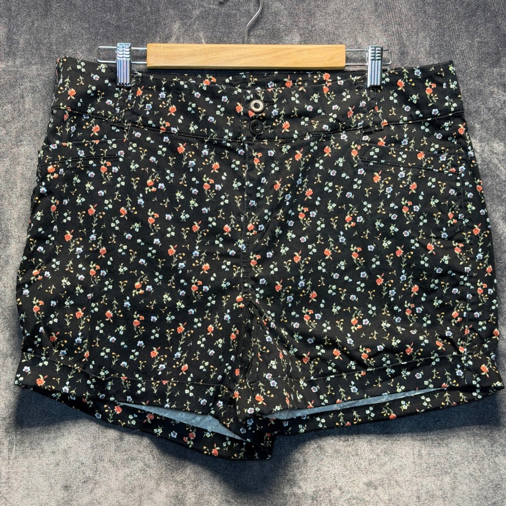 Torrid Shorts Womens 16 Black Cotton Floral Chino Mid Rise Cuffed Pockets Casual